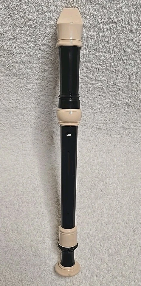 Yamaha YRS-302B Professional Rottenburgh Soprano Recorder w/ Accessories  - Image 3 of 4