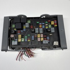 2007 2008 2009 Chevy Silverado Gmc Sierra 1500 2500 3500 Engine Fuse Box Oem 2007 2008 2009 Chevy Silverado Gmc Sierra 1500 2500 3500 Engine Fuse Box Oem