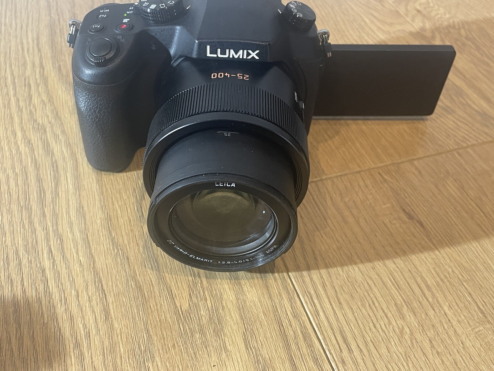 Panasonic LUMIX DMCFZ1000 Camera LEICA Lens, 25400 Zoom, 4K Video