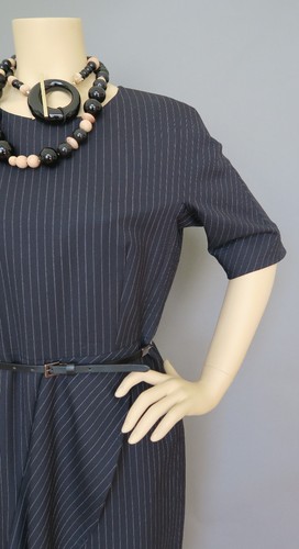 ** Abito midi Max Mara a righe taglia 12 con cintura in pelle prezzo al pubblico consigliato $ 1.090 - Foto 5 di 8