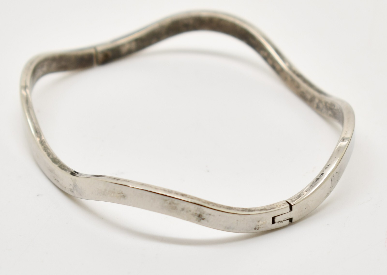 Sterling Silver Wavy Pattern Bangle Latch Bracele… - image 2