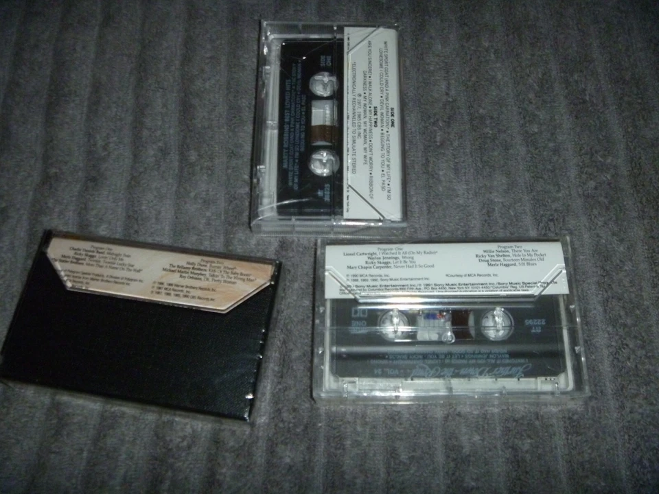 LOT 3 CASSETTE TAPE NEW SEALED COUNTRY CLASSIC 80s HITS MERLE WILLIE WAYLON ROY - Image 2 of 4