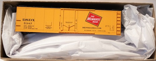 Accurail #81643 40' refrigerador de acero con puertas enchufables - Kit -- Milkw Road DSDX #5347 | Zustand: New