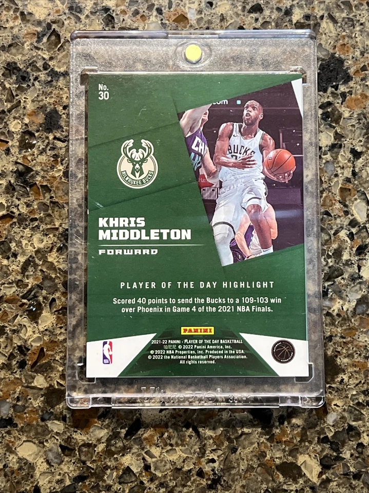 Khris Middleton 2021-22 Panini Jugador del Día KABOOM #'d 16/99 Raro SSP Bucks Foto 2 de 4