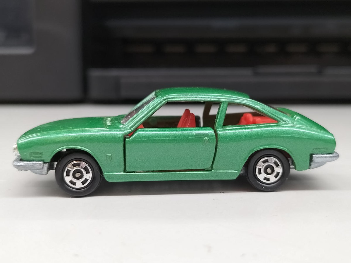 ミニカー TOMICA LIMITED VINTAGE ISUZU 117 COUPE Tomica TOMY 1800XE (Green/Black Box) Isuzu 117 Coupe