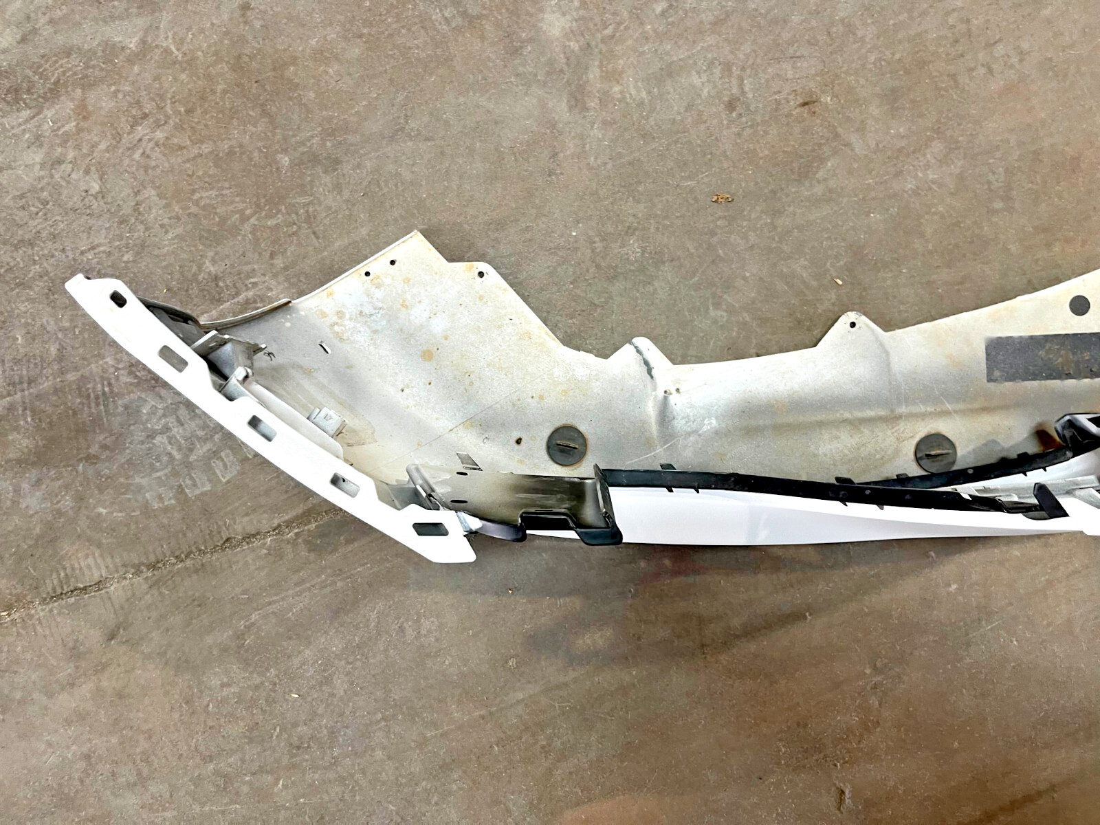 3W3807148 	2016-2018 Bentley GT GTC Lower Bumper OEM repaired bumper