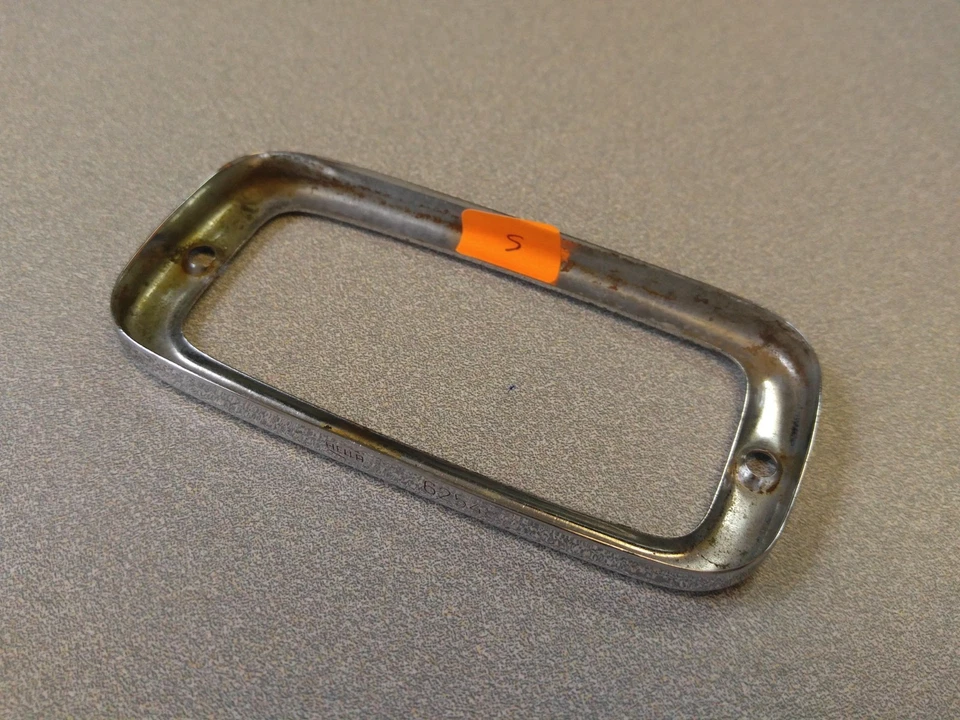 LUZ DE RESPALDO USADA ORIGINAL PORSCHE 356B 356C 356SC HELLA 62548 BISEL CROMADO 5 Foto 4 de 4