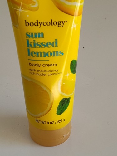 bodycology SUN KISSED LEMONS ๐ ๐ 2 in 1 Body Wash & Bubble Bath & Body Cream - Picture 5 of 6