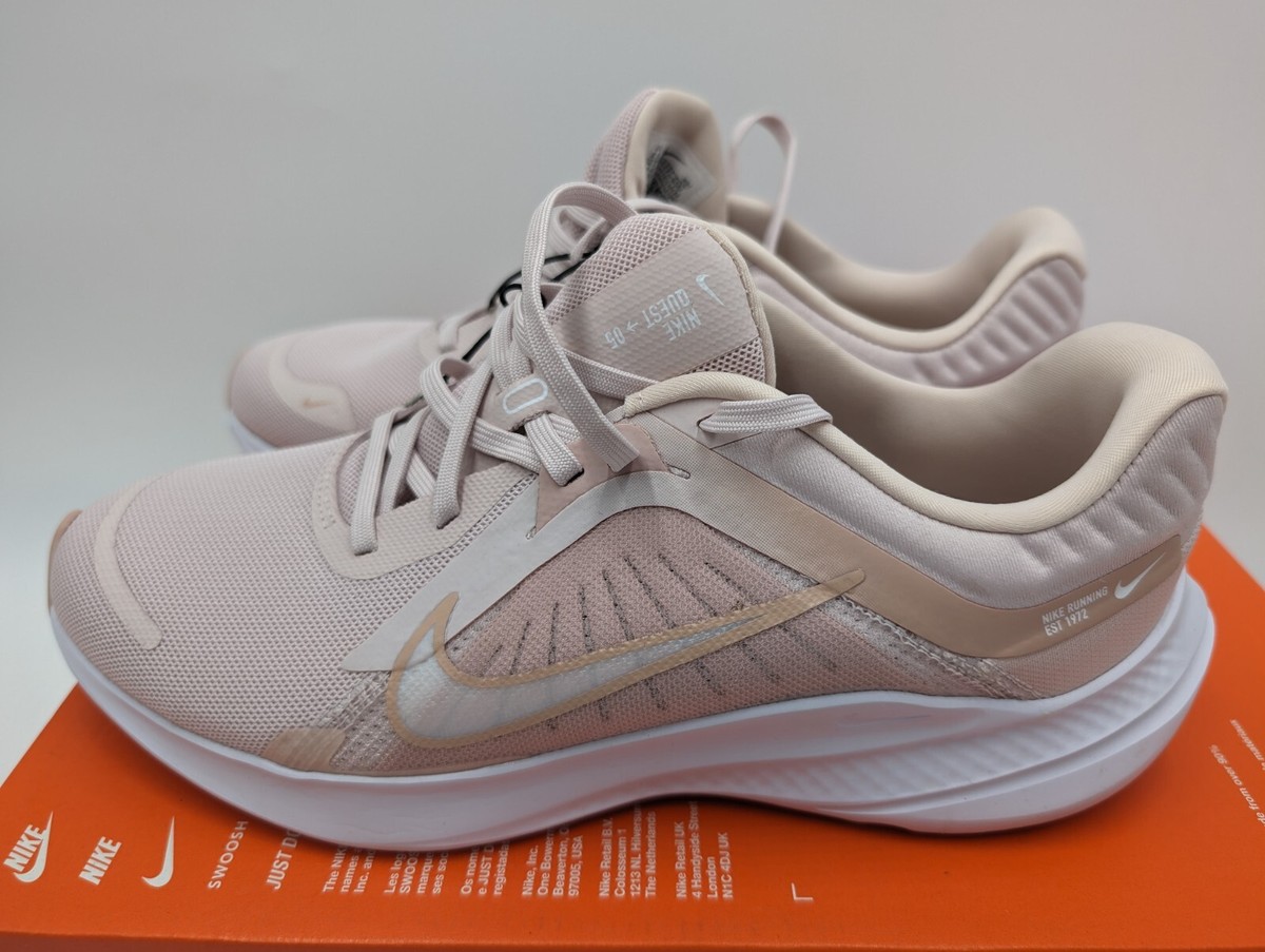 NIB NIKE DD9291 600 WOMEN'S NIKE QUEST BARELY ROSE RUNNING SHOES SIZE 