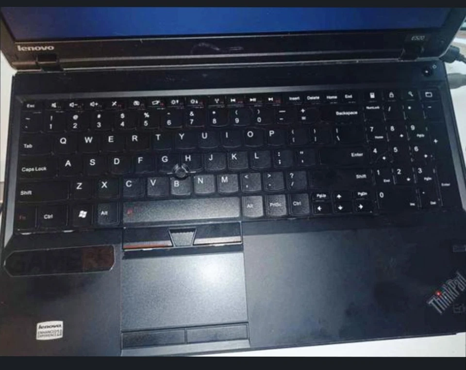 Portátil LENOVO THINKPAD EDGE 15¨ GAMErs intel i5, 8gb RAM , SSD 480gb - Imagen 2 de 4