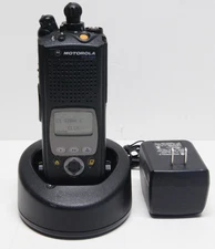 Motorola XTS5000 H18UCF9PW6AN 700/800MHz Two Way Radio, New Battery + Charger