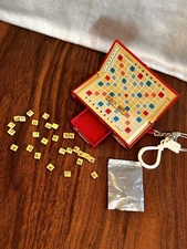 1999 Hasbro Mini Magnetic Scrabble Keychain Game – Basic Fun Travel Edition