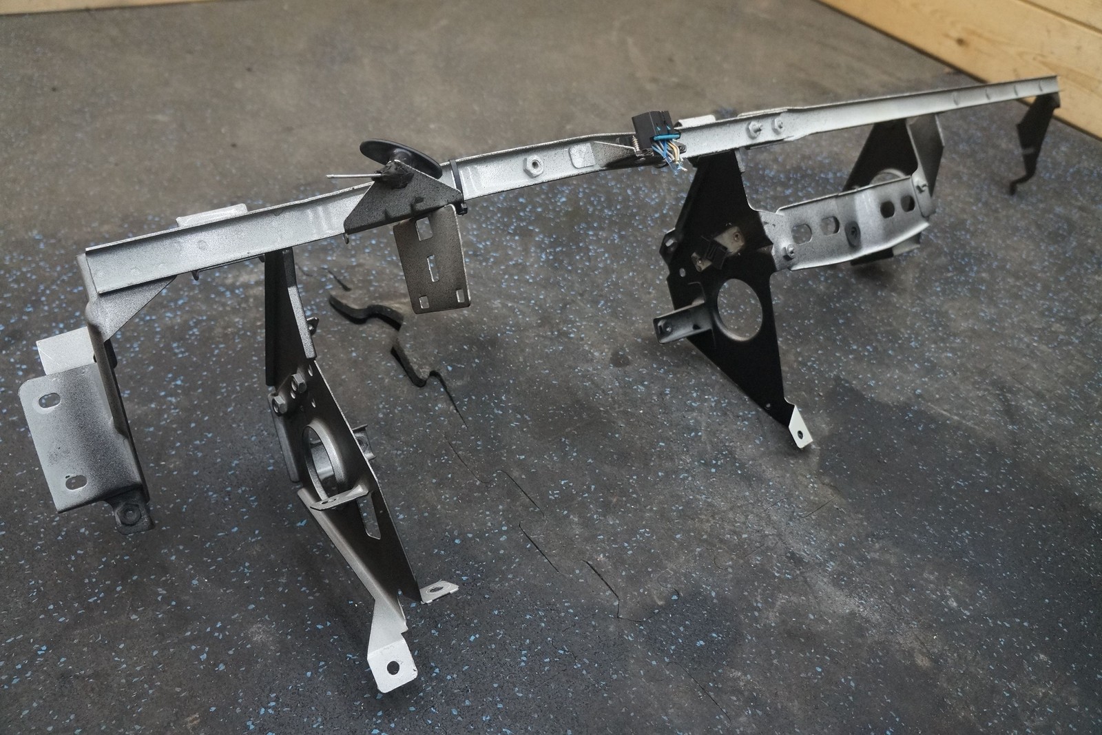 Dashboard Instrument Panel Bracket Carrier Crossmember 65130400 Ferrari 360 2001