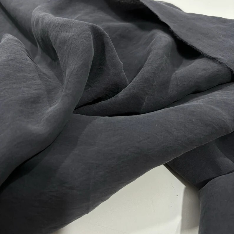 Tela Cupro gris antracita lavada a la piedra (150 cm/1,64 yardas/57 pulgadas)