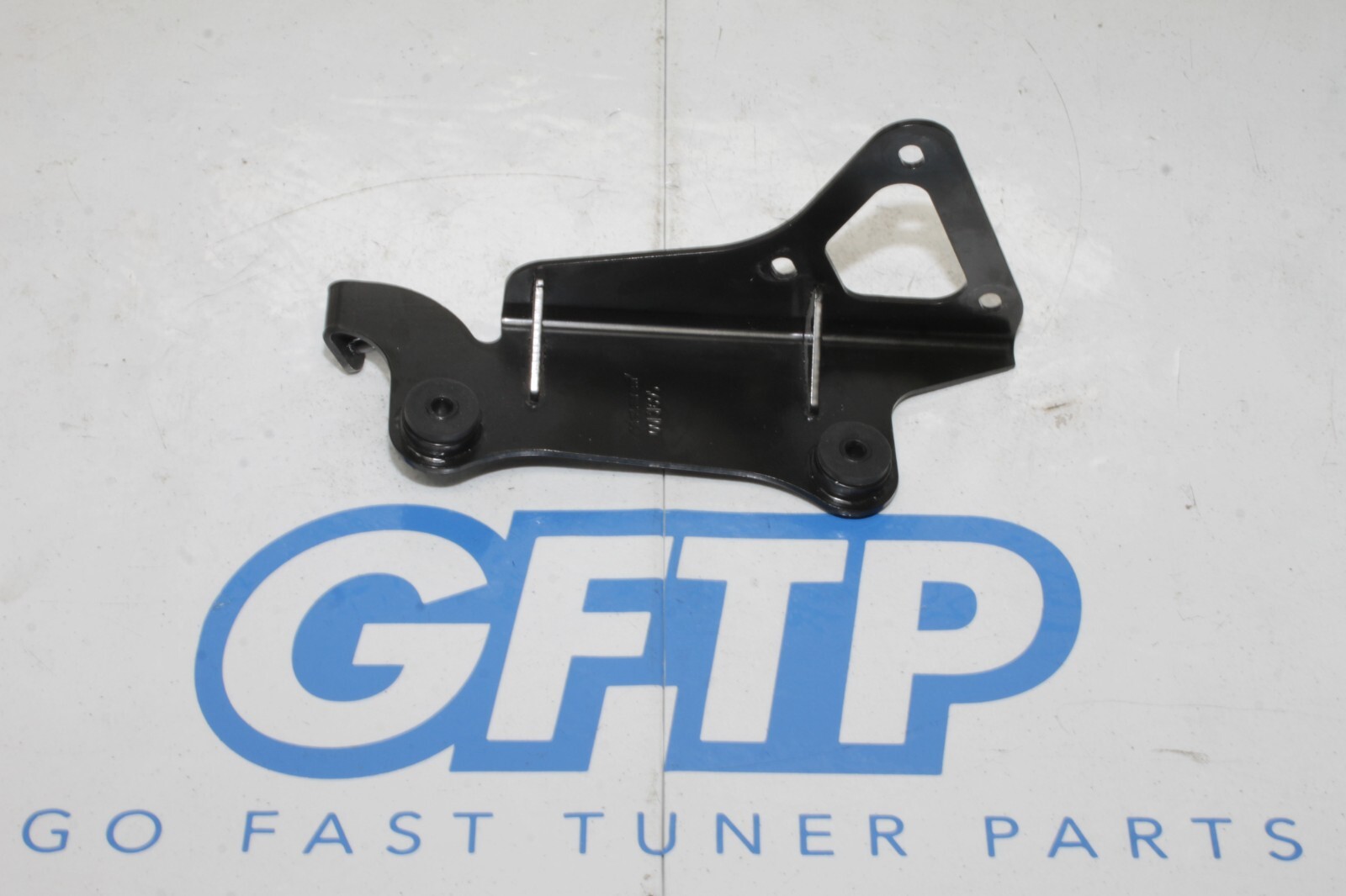 12-14 MCLAREN MP4-12C 12C OEM RH RIGHT REAR MOST INTERCOOLER BRACKET 00131695