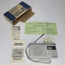 Vintage RARE Panasonic RF-082 AM/FM Radio Digital Alarm Clock Ear Bud Tested