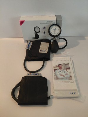MDF Instruments BravataPalm Aneroid Sphygmomanometer Blood Pressure Monitor 