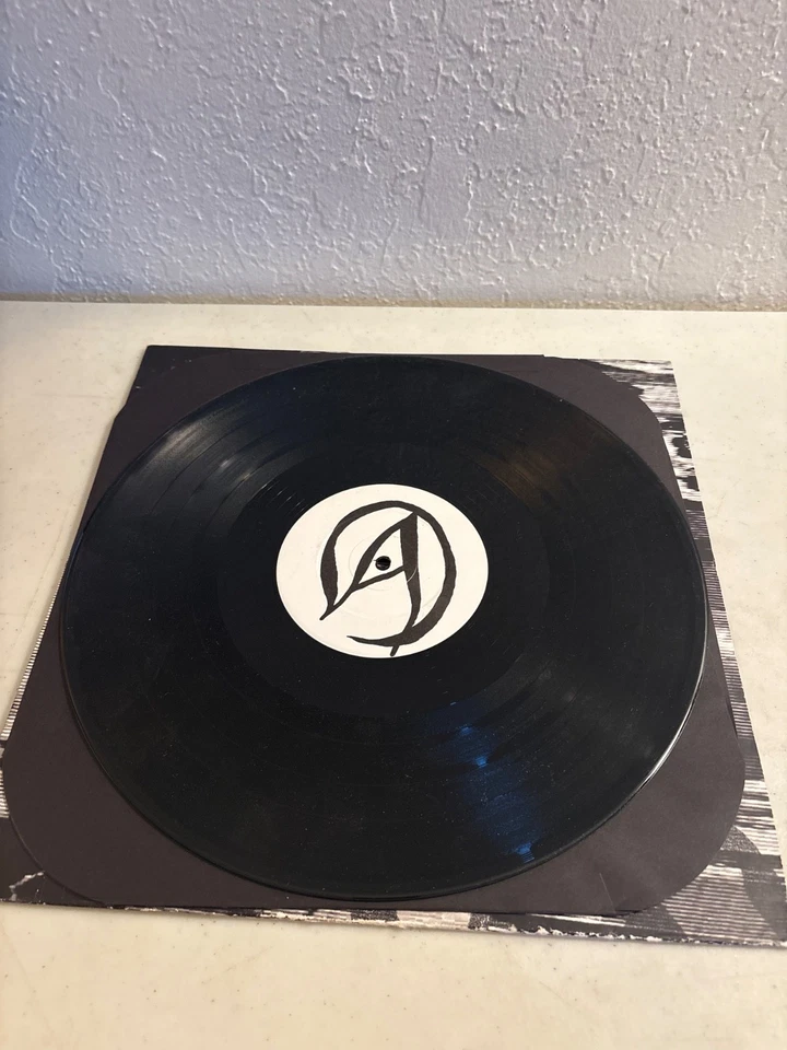 CHROMA CUERPOS DOCILES 12" MAXI SINGLE 2016 HYSTERIA ALTERNATIVE ROCK PUNK VG+ - Image 4 of 4