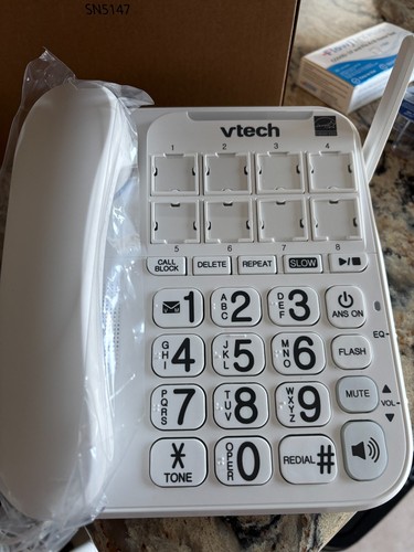 VTech SN5147 Amplified Corded/Cordless Large Button Phone with Answering White