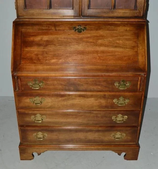 Escritorio de secretaria estilo cereza Statton John Hancock con estantería hecha en Maryland Foto 3 de 4