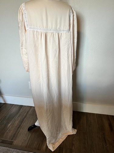 Vintage Christian Dior Women Nightgown White Lace Long Sleeve Cottage Nightgown - Picture 6 of 10