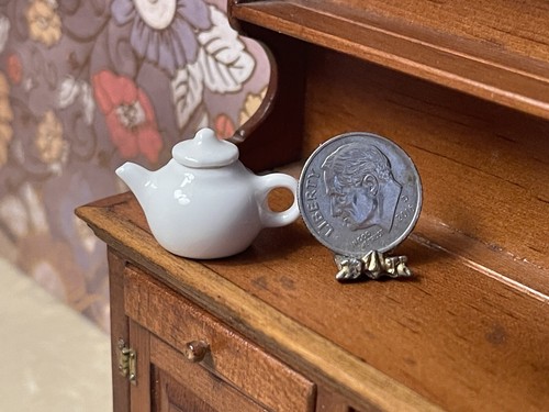 Dollhouse Miniature White Ceramic Glazed Short Spout Tea Pot - Picture 3 of 5