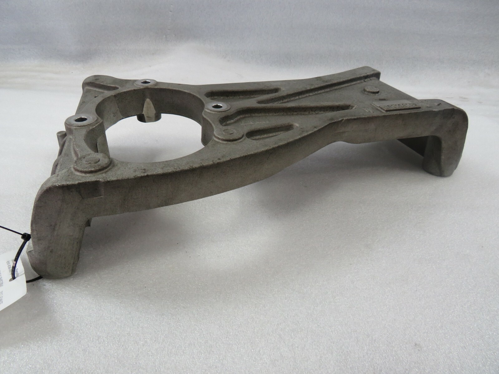 Maserati Levante, Transmission Xmember Mount, Used, 670032044