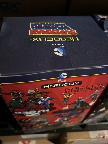 Heroclix Superman Mujer Maravilla Colosal Ladrillo Booster Con Bandeja Sellada - Imagen 6 de 6