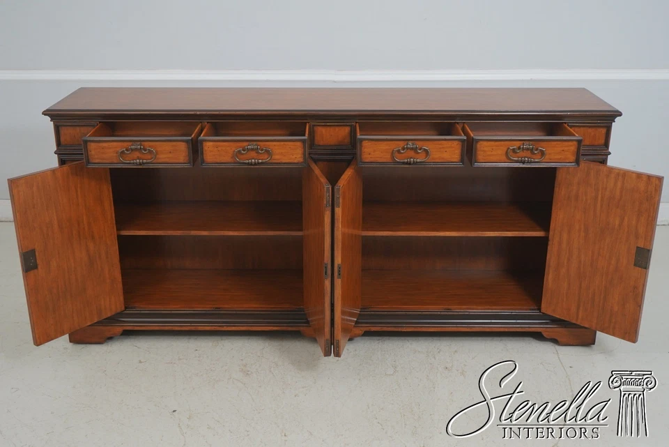 L65917: Aparador THEODORE ALEXANDER Chateau du Vallois Credenza Foto 3 de 4