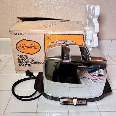 Vtg 1978 Sunbeam AT-W Radiant Shade Control Auto Drop Toaster & Orig Box - Works
