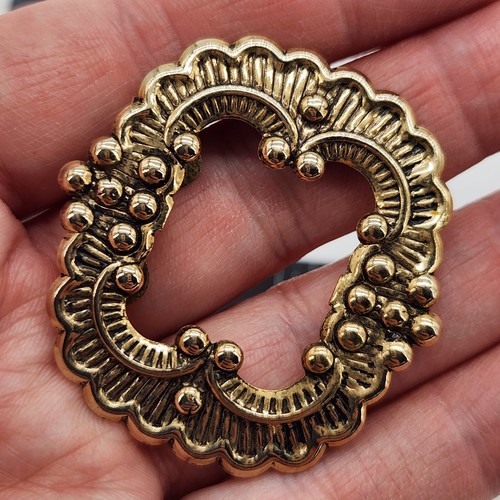 Vintage Victorian Style Square Scrolled Ruffle Edge Gold Tone Shoe Dress Clips - Picture 6 of 7