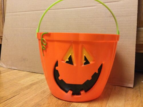 Halloween Pumpkin 9"x7" Plastic Candy Trick or Treat Bucket - New!