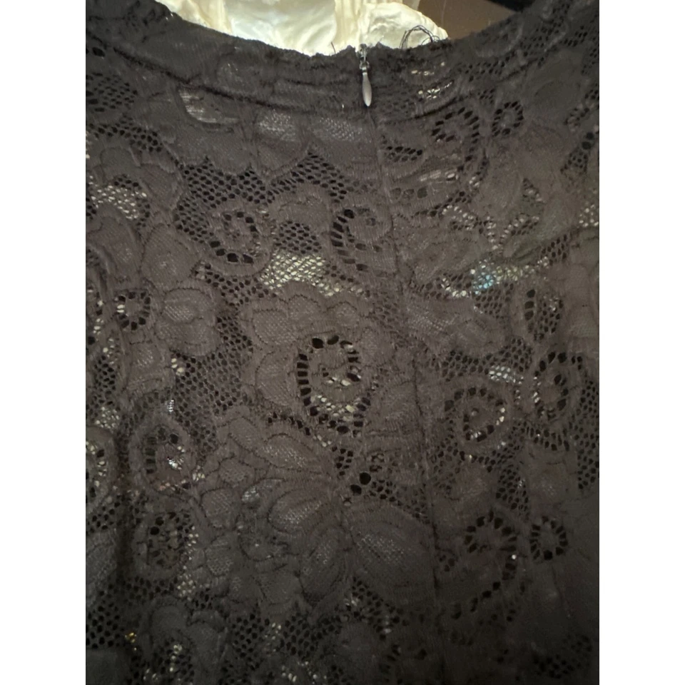 Elegant Black Lace & Mesh See through Evening Gown - 2XL - Image 4 of 4