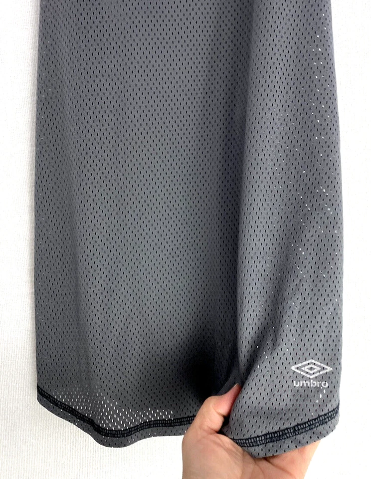 Camiseta sin mangas Umbro Racerback para mujer fútbol sin mangas malla negra gris talla: L Foto 3 de 4