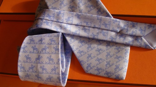 HERMES silk tie, Huntsmen and Hounds, Rare ! without box - Picture 10 of 10