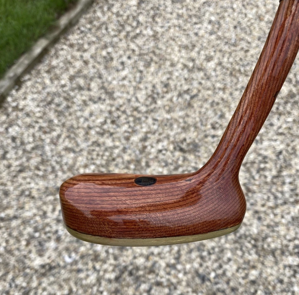 Bronty Charger Left Handed Brass And Wood Headed Presentation Putter. - Image 3 of 4
