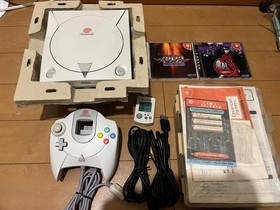 SEGA DreamCast Console (HKT-3000) & Controller with 2 games and BOX 0902