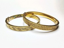 2--Bracciale antico epoca vittoriana laminato oro inciso con cerniera (31,0 grammi)