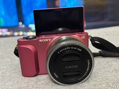 Sony Alpha NEX-3N 16.1MP Mirrorless Digital Camera with 16-50mm Lens w/ Charger