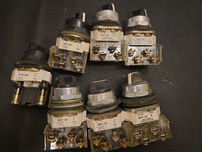 7pk Allen Bradley Selector Switches 800T-H2 x3 , 800H-J2 x2 , 800H-HR2 x2