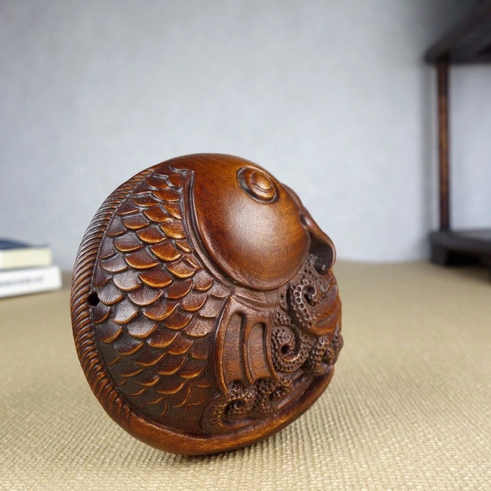 Estatuilla asiática tallada a mano de boj Netsuke lindo pez fengshui carpa estatua curiosidad Foto 2 de 4