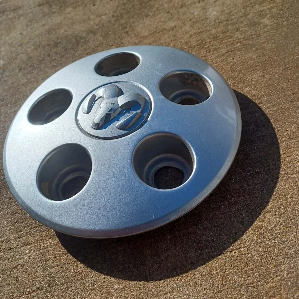 Tapa central Dodge Nitro 2007-2011 parte # 5KG75TRMAA 02 Foto 2 de 3