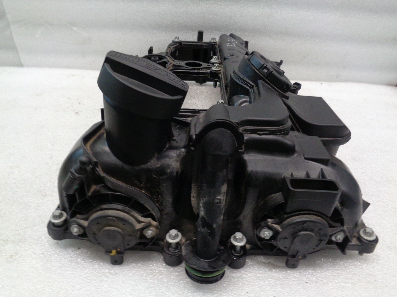 2012-2017 BMW X3 F25 2.0 Engine Valve Cylinder Head Cover 7588412 