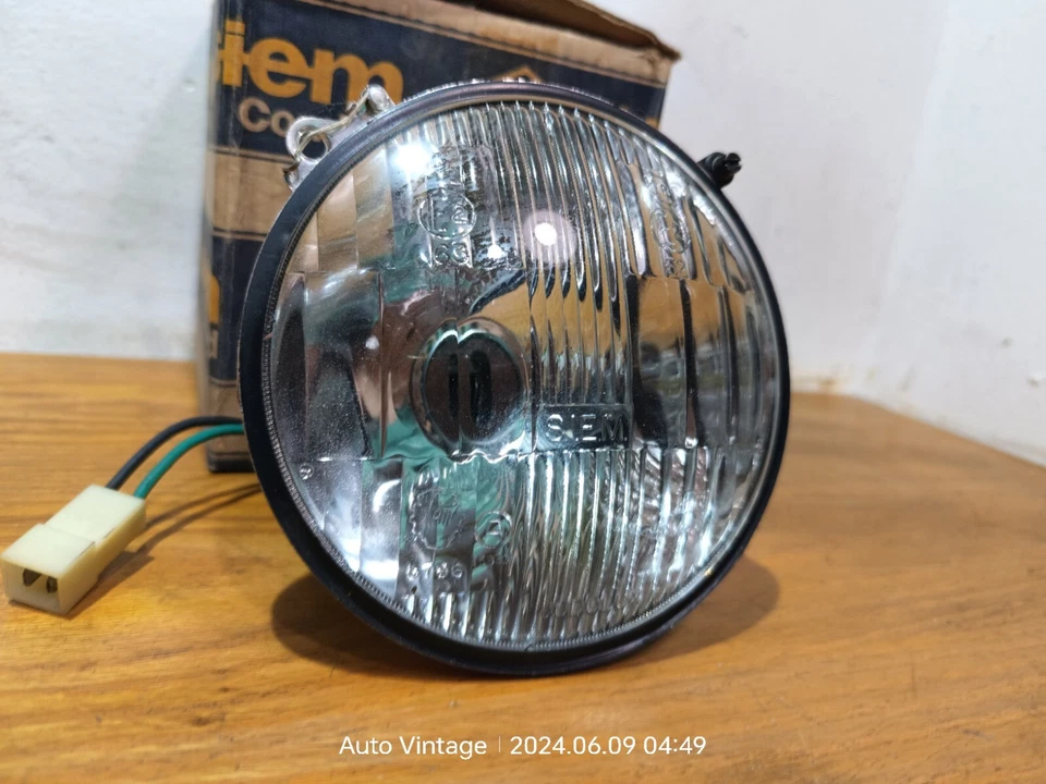Alfa Romeo Alfetta 1.6 & 1.8 ab 77 Alfetta Gt Siem Unit Headlight Light Beacon - image 2 of 4