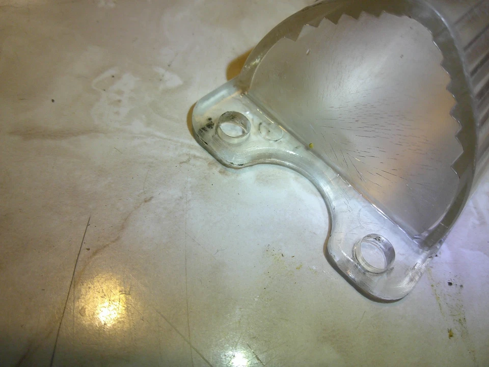 Lente lámpara de estacionamiento Pontiac Torpedo y Streamliner 1942 guía original usada F-22 Foto 3 de 4