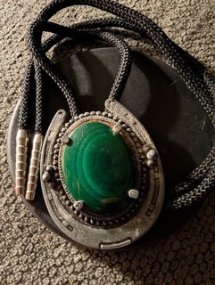 Vintage Bolo Tie w/ Large Exquisite Malachite Stone .Set In A Horseshoe