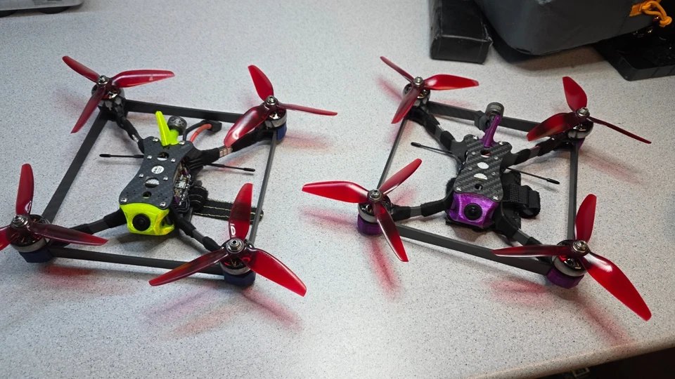 2 x FPV Race Copter Singularitum 5 Zoll, Fettec FC & ESC# Crossfire# Caddx# TOA#