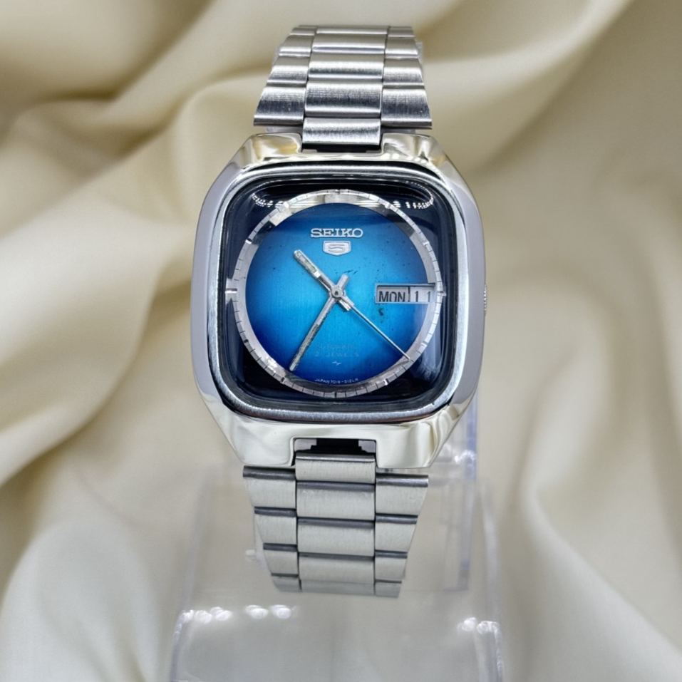 Vintage TV Shape Seiko Automatic 7019-5090 Day/Date Men's Wrist Watch  Japan