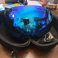 Mirrored Silver Lens Ski Goggles Black Plastic Frame Shield w/ Hard Case