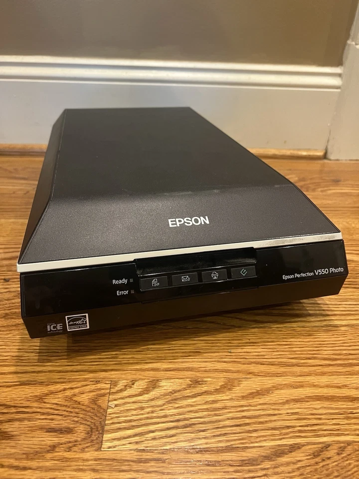 Epson Perfection V550 Photo Scanner With Power Adapter Tested J252B - Image 4 of 4
